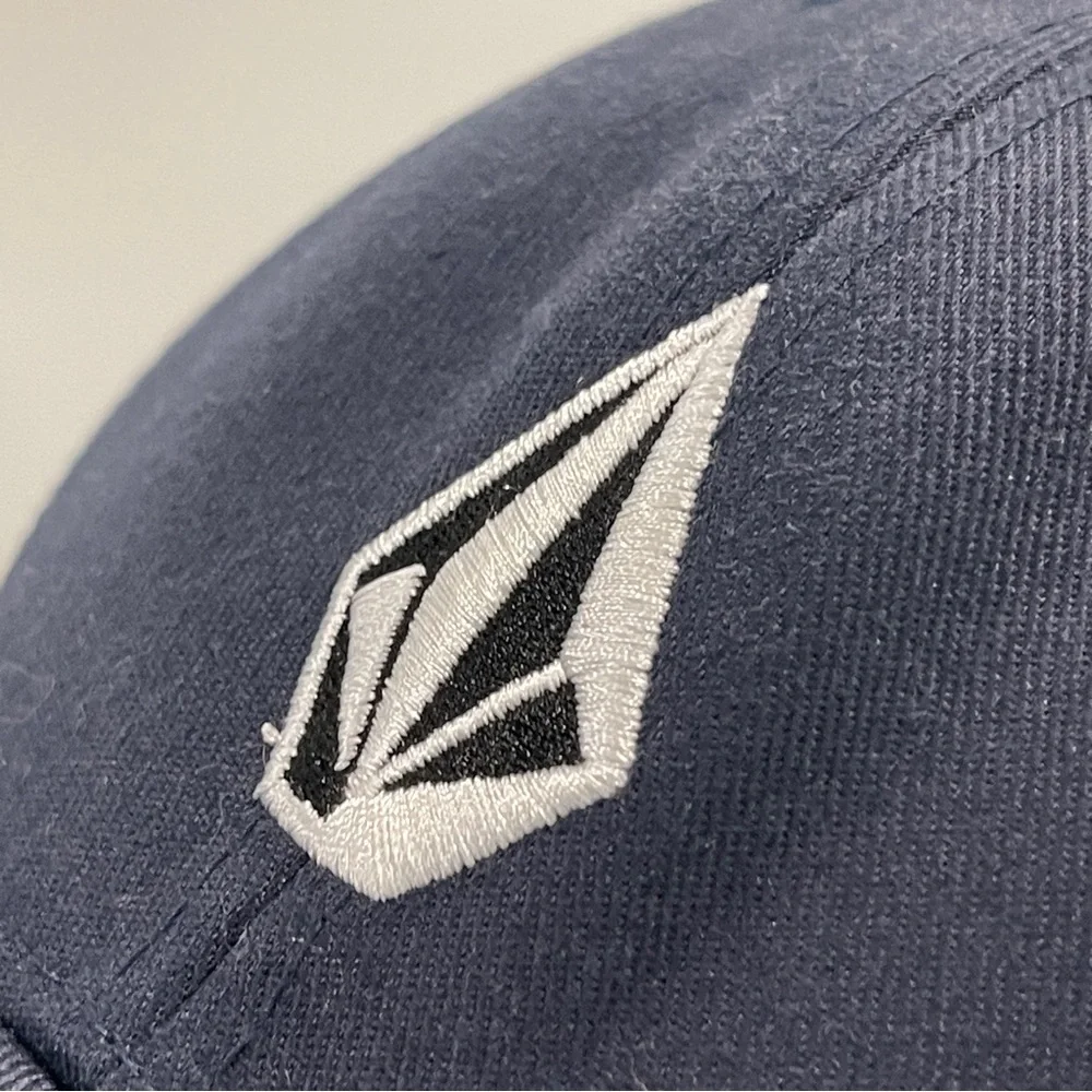 Youth VOLCUM Full Stone flexfit baseball cap Embroidered white logo